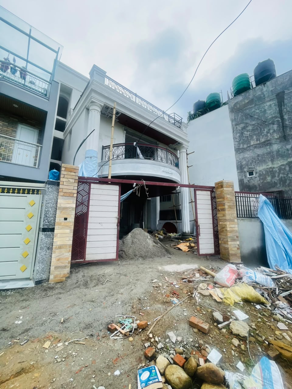 House for sale in Khumaltar, Lalitpur- 4 aana 2 paisa 3 daam