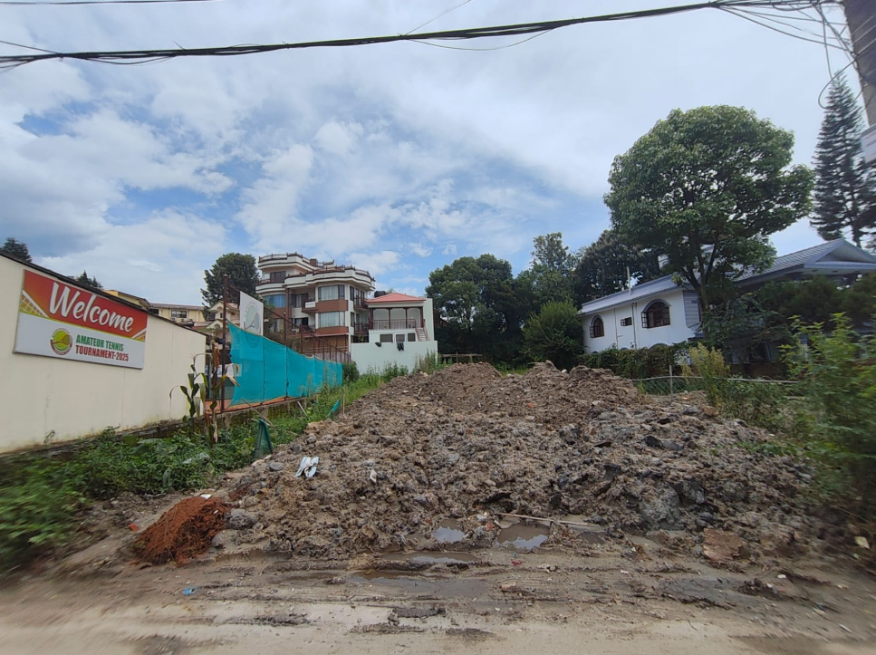 Land on Sale in Mandikatar