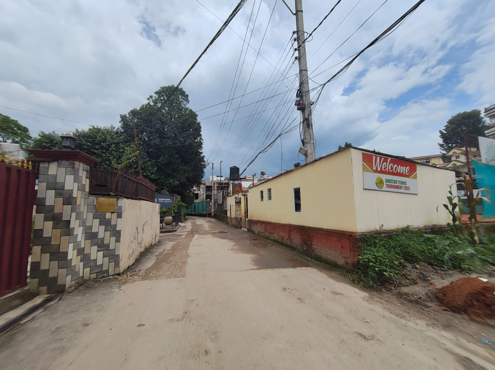 Land on Sale in Mandikatar
