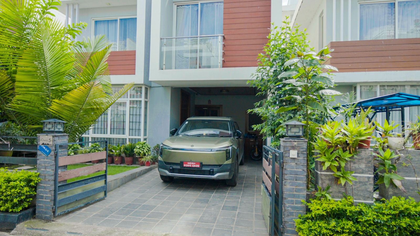 Luxurious House for sale inside colony, Hattiban, Lalitpur