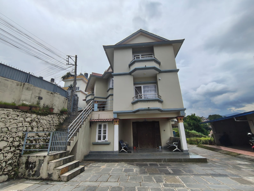 House on Sale in Mandikatar