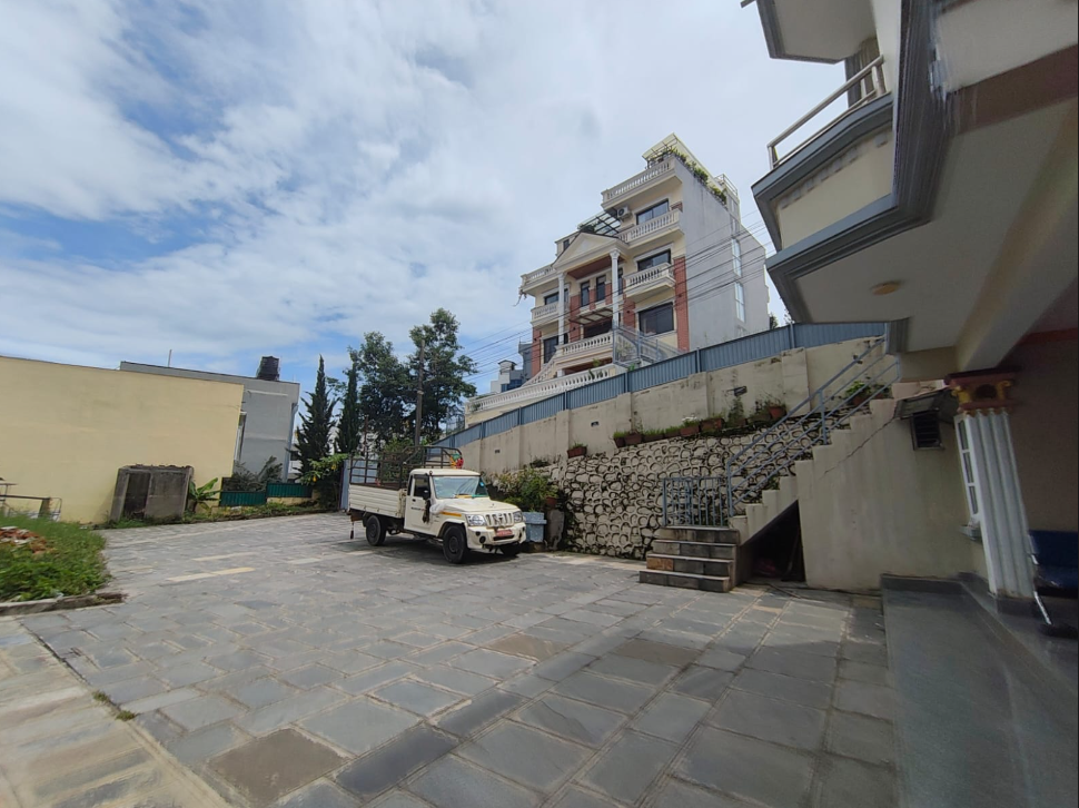 House on Sale in Mandikatar