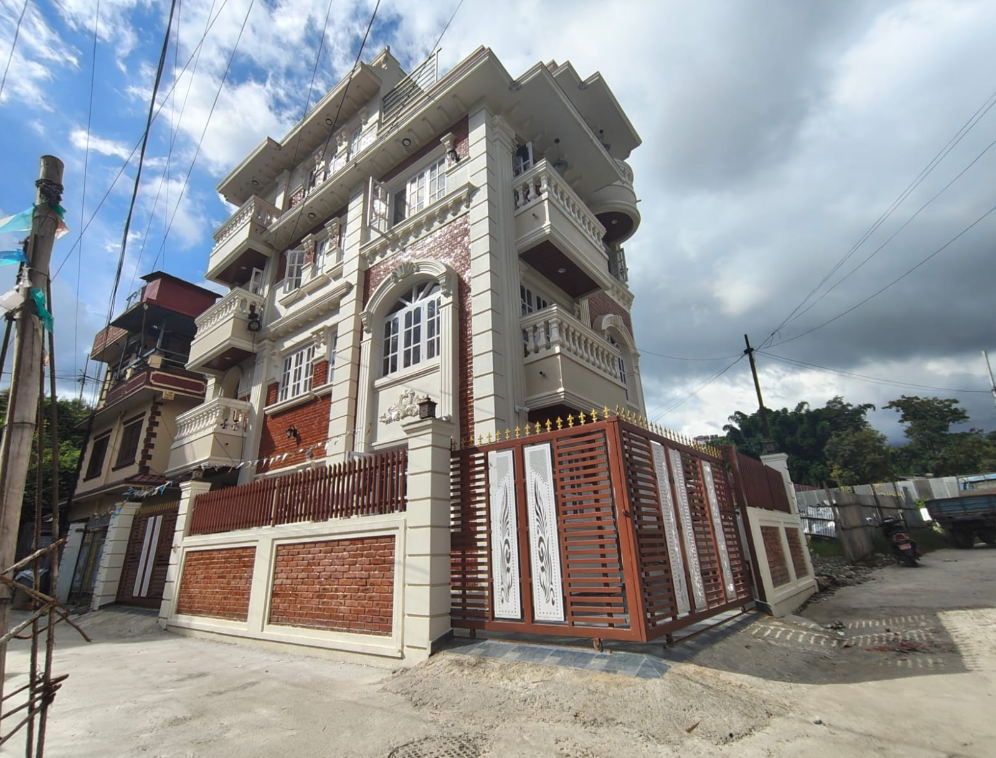 House on Sale in Kapan