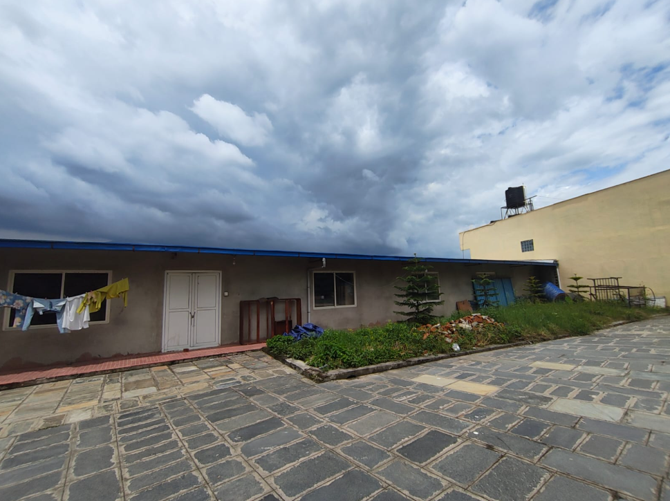 House on Sale in Mandikatar
